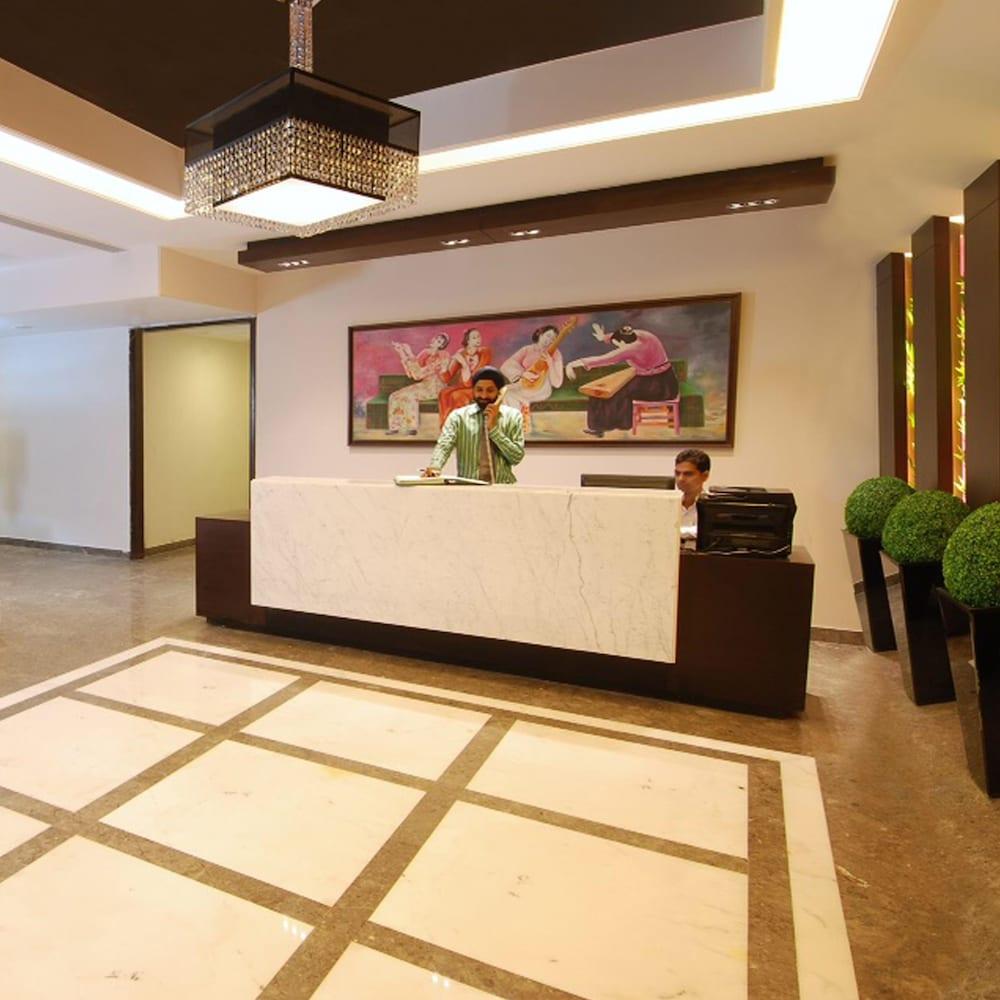Africa Avenue Gk - 1 Hotel New Delhi Ngoại thất bức ảnh