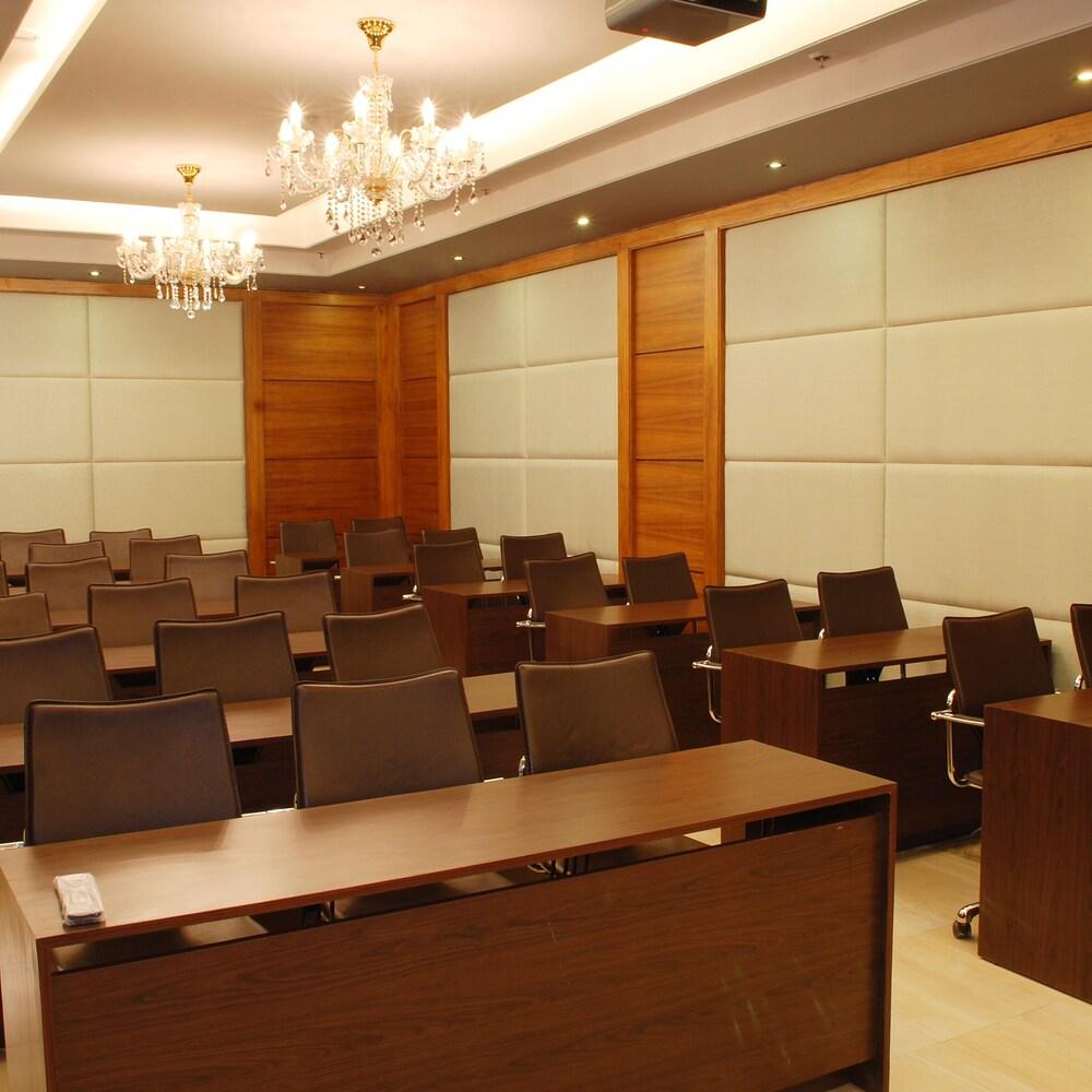 Africa Avenue Gk - 1 Hotel New Delhi Ngoại thất bức ảnh