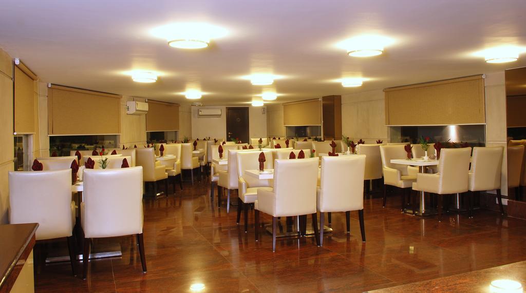 Africa Avenue Gk - 1 Hotel New Delhi Ngoại thất bức ảnh